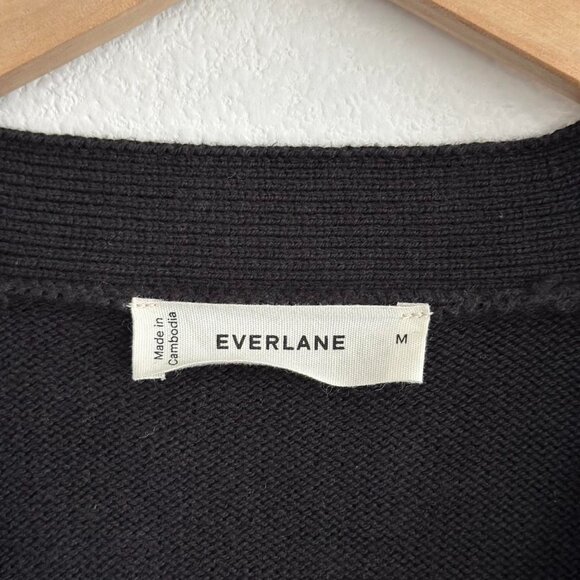 Everlane The Classic Cardigan in Everyday Cotton in Black, Size Medium - Picture 9 of 12